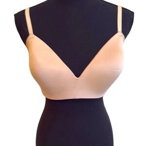 Maidenform Cream Seamless Bra Intimates‎